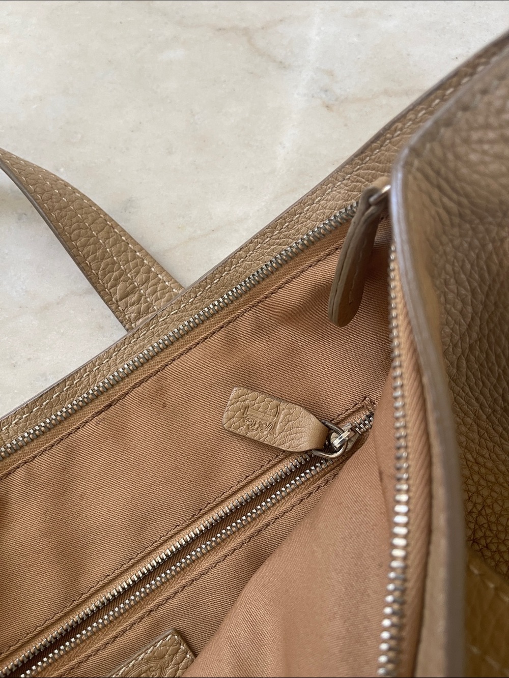 Tod’s Leather Shoulder Tote in Tan - Picture 6 of 8